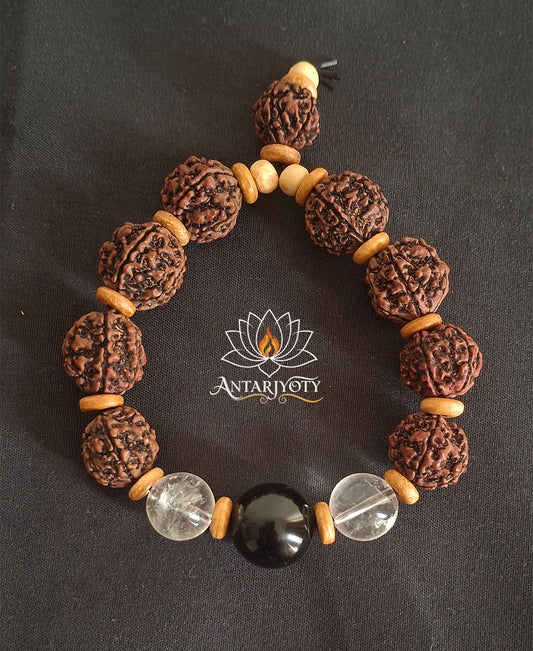 5 mukhi Rudraksha with black agate stone and sphatik