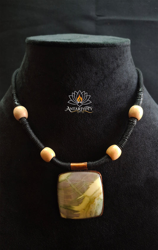 Serpentine Stone Choker
